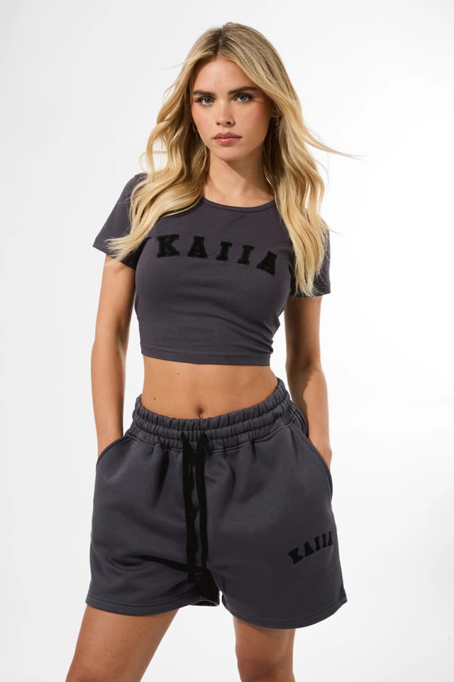 Kaiia KAIIA LOGO RELAXED SWEAT SHORT DARK GREY - 2