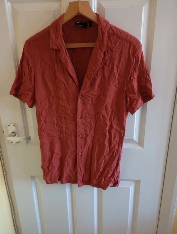ASOS Design Size XS. t shirt