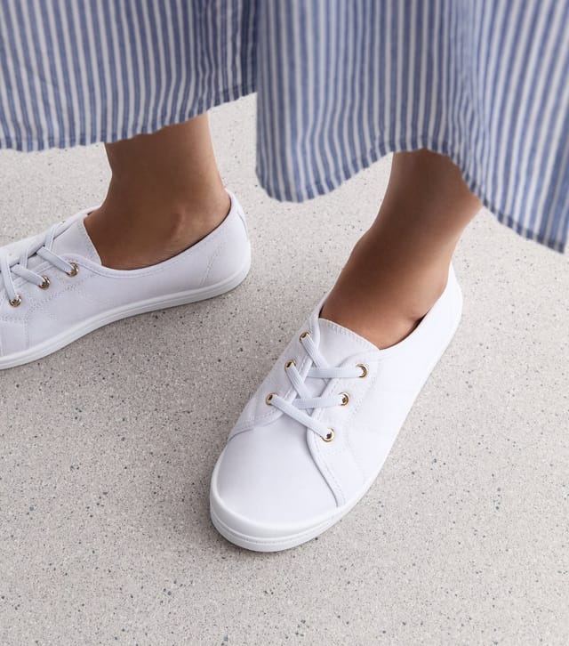 New Look Women's White Canvas Lace Up Trainers New Look - 2
