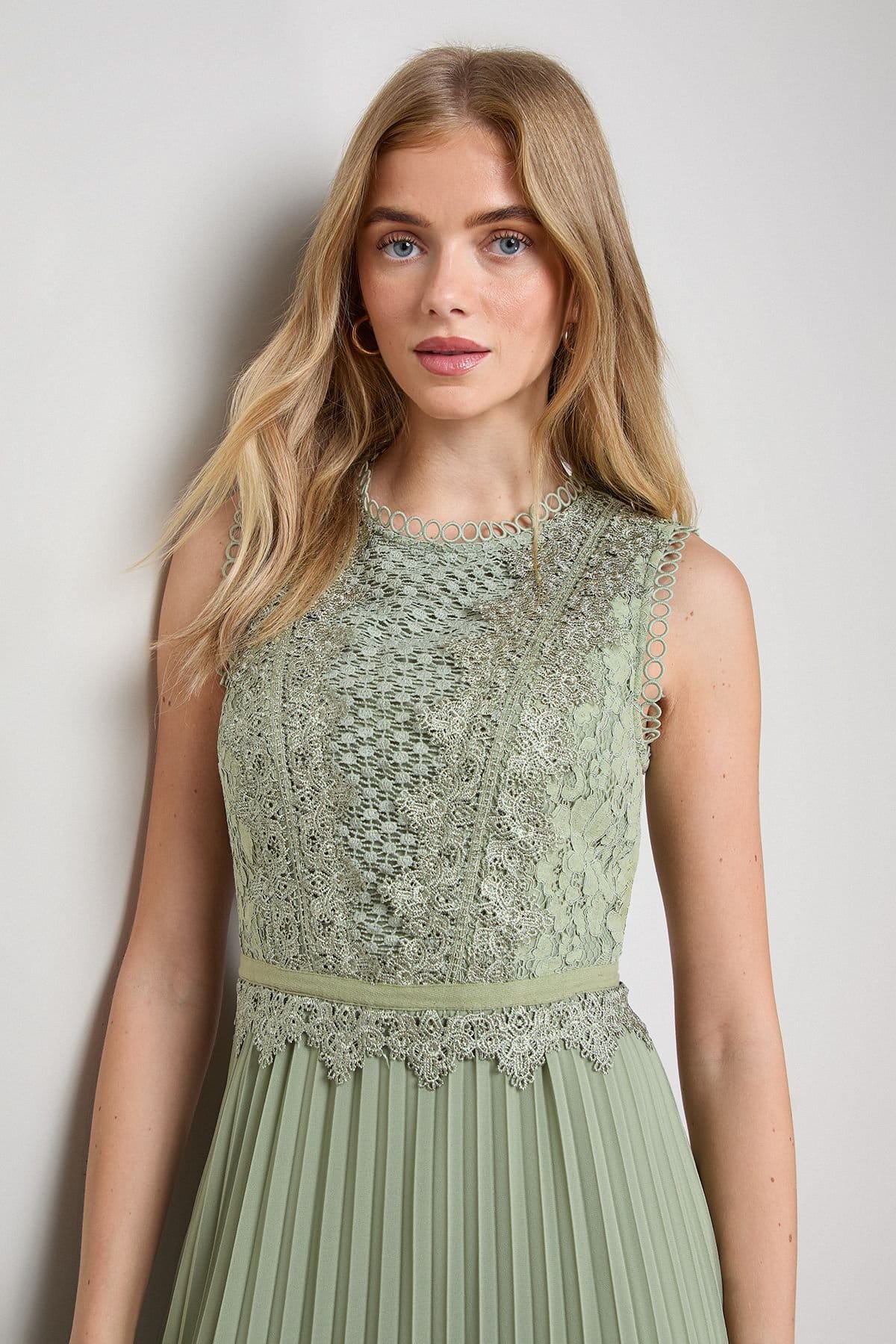 Oasis Oasis Women's Lace Trim Detail Pleated Midi Dress in Sage - 4