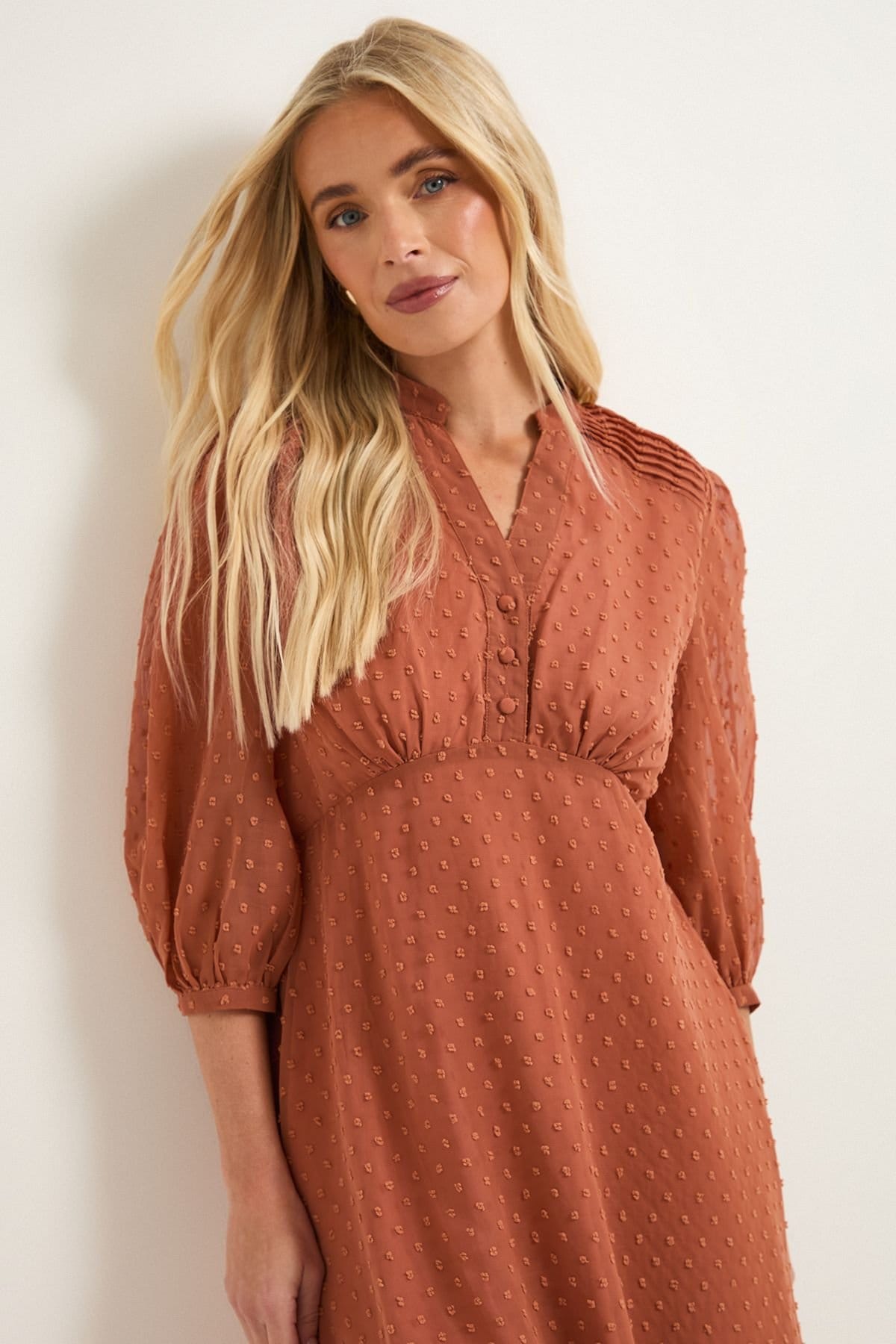 Wallis Wallis Women's Petite Dobby Pleat Detail Button Midi Dress in Peach - 4
