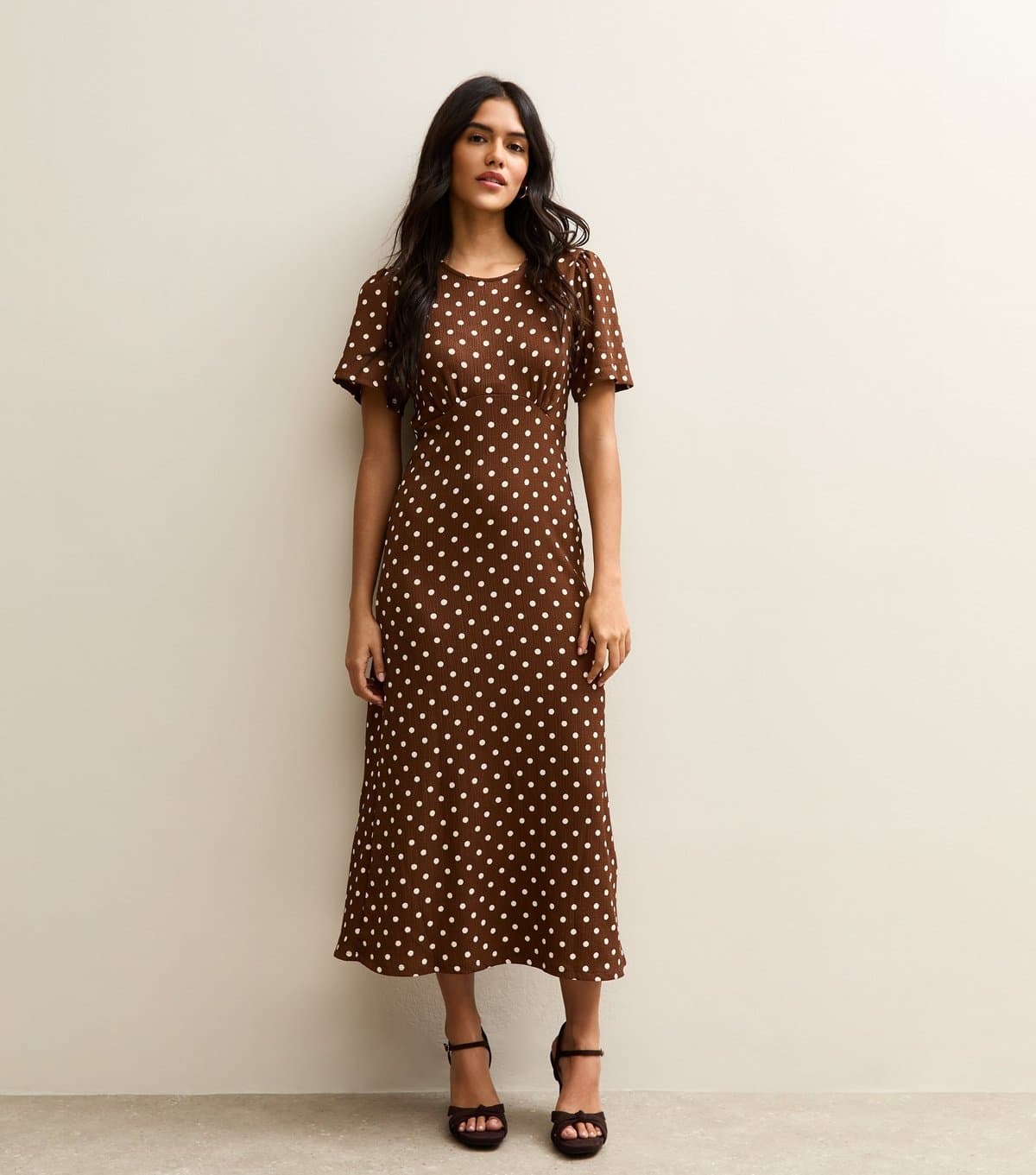New Look Women's Brown Crinkle Texture Spot Print Midi Dress New Look