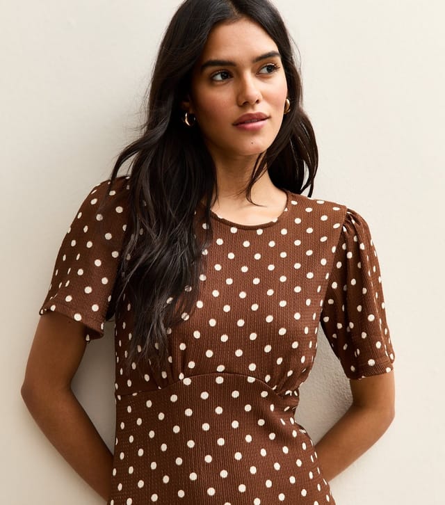 New Look Women's Brown Crinkle Texture Spot Print Midi Dress New Look - 2