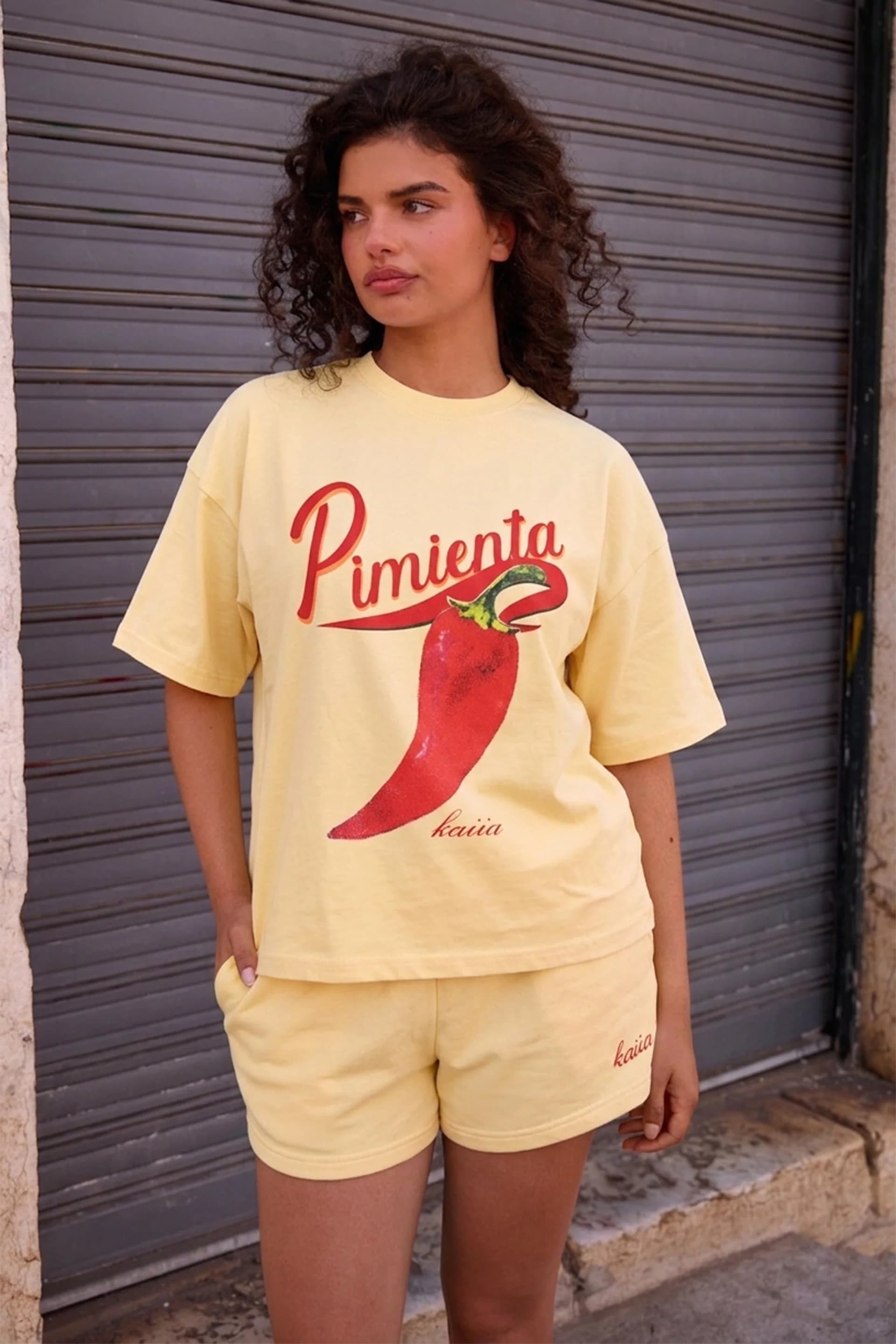 Kaiia Kaiia Chilli Graphic Oversized T-shirt Banana Yellow