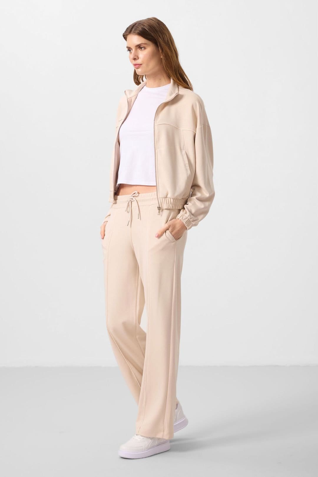 Tommy Life Tommy Life Women's Oversized Zip-collar Tracksuit Set in Beige - 4