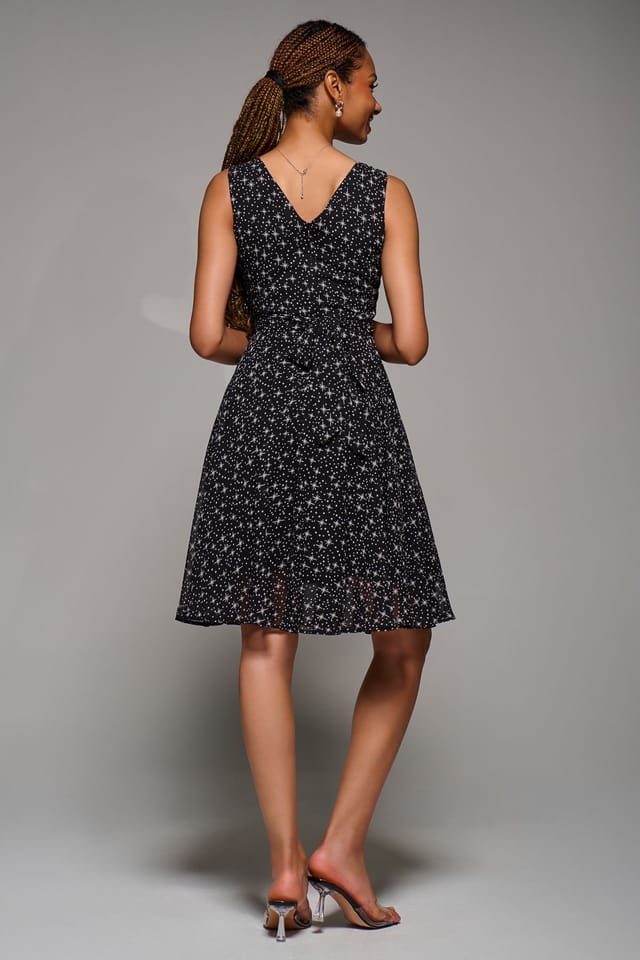 Jolie Moi Jolie Moi Women's Printed Fit & Flare Dress in Black - 2