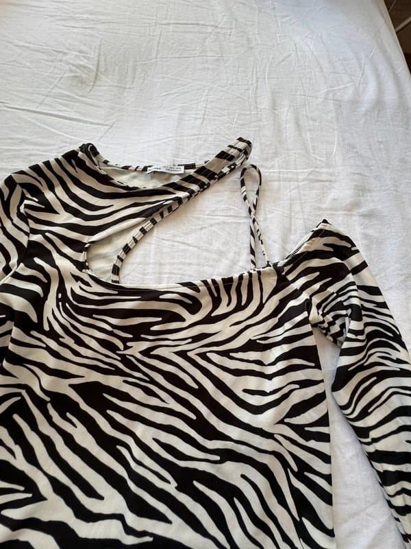 Bershka Long sleeved top with shoulder detail