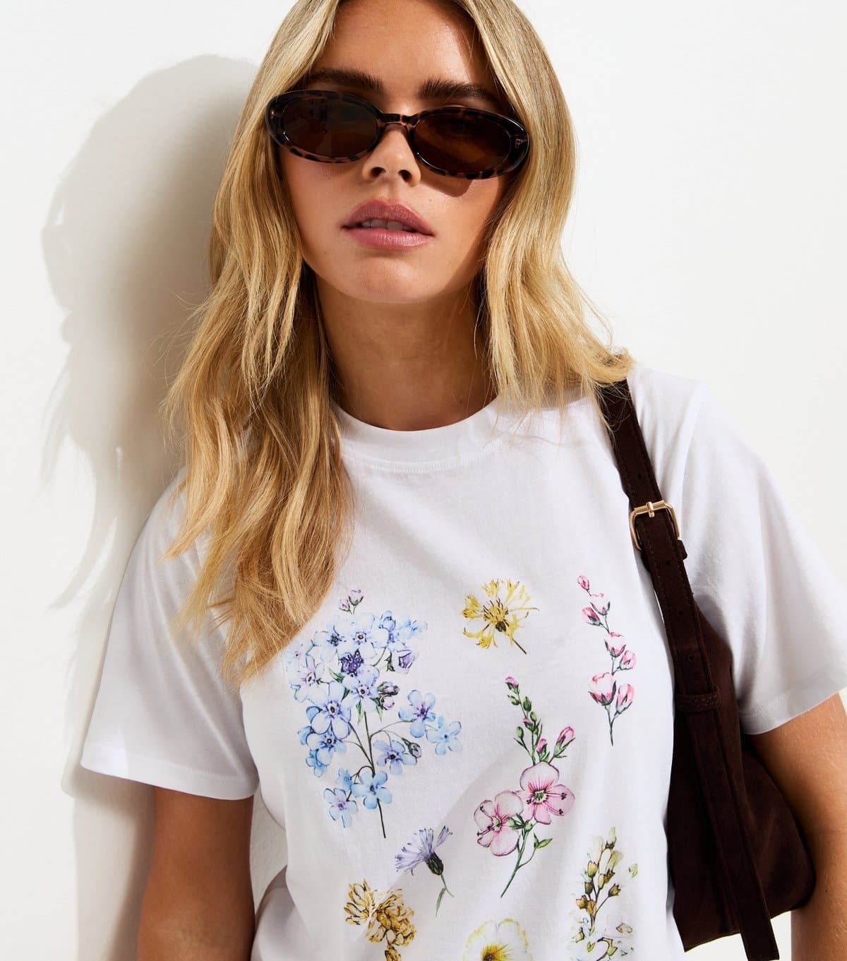 New Look Women's Petite White Cotton Wildflower Print T-Shirt New Look