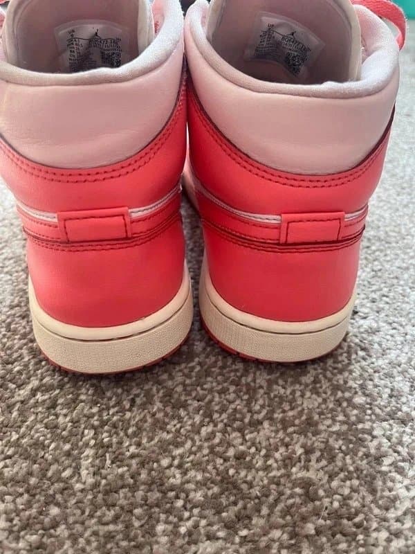 Jordan Women’s Air Jordan 1 Mid Pink/Coral Trainers