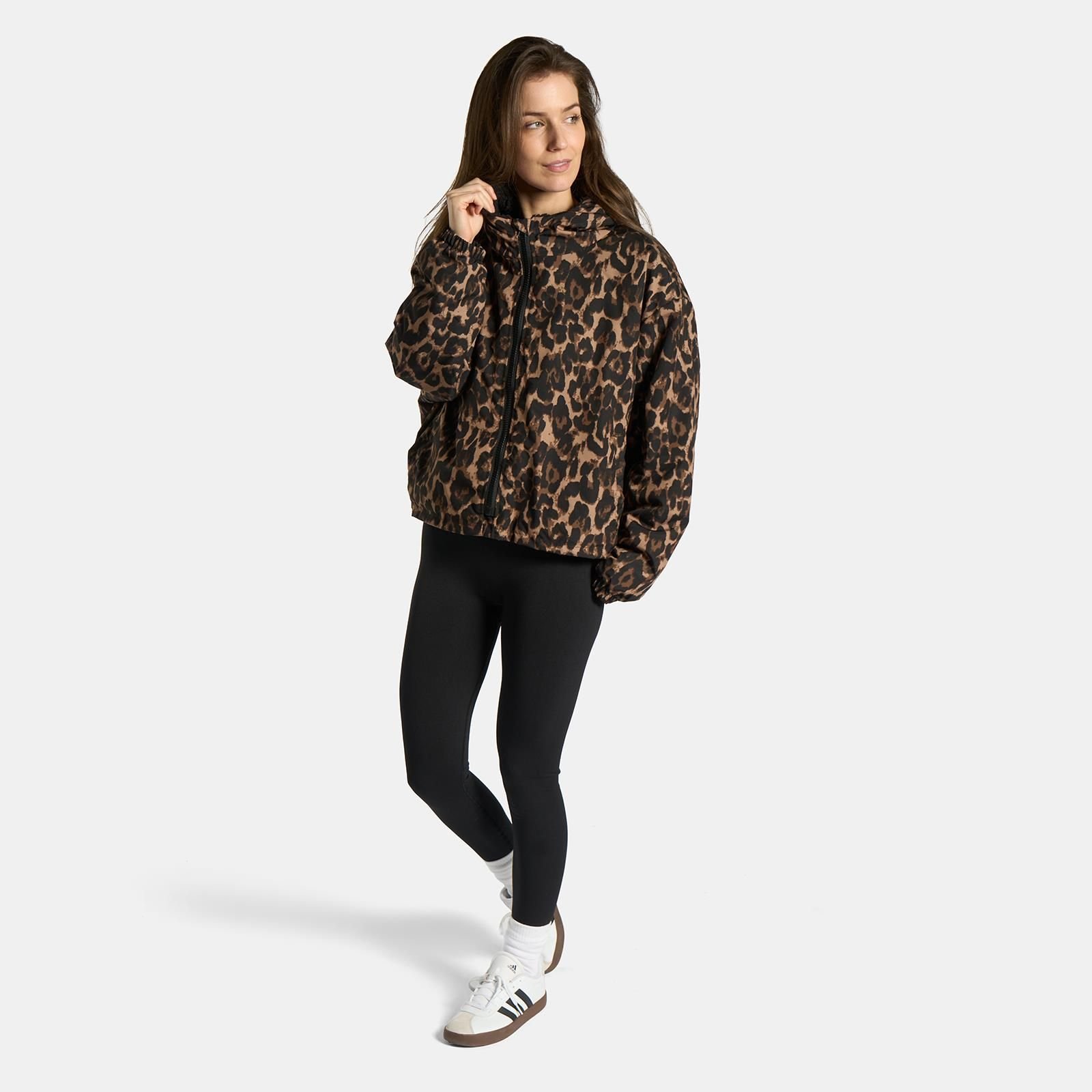OHS OHS Women's Leopard Sherpa Lined Cropped Drying Changing Robe Water Resistant in Natural - 4