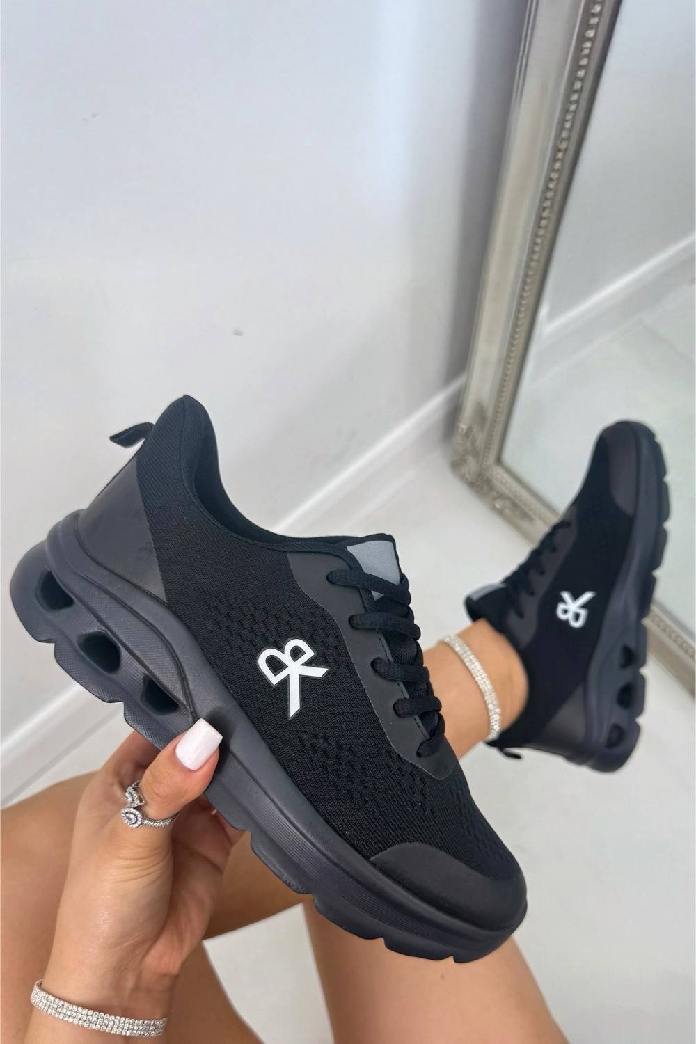 Love Lemonade Love Lemonade Women's Everyday AirFlex Lightweight Lace-Up Comfort Trainers in Black - 2