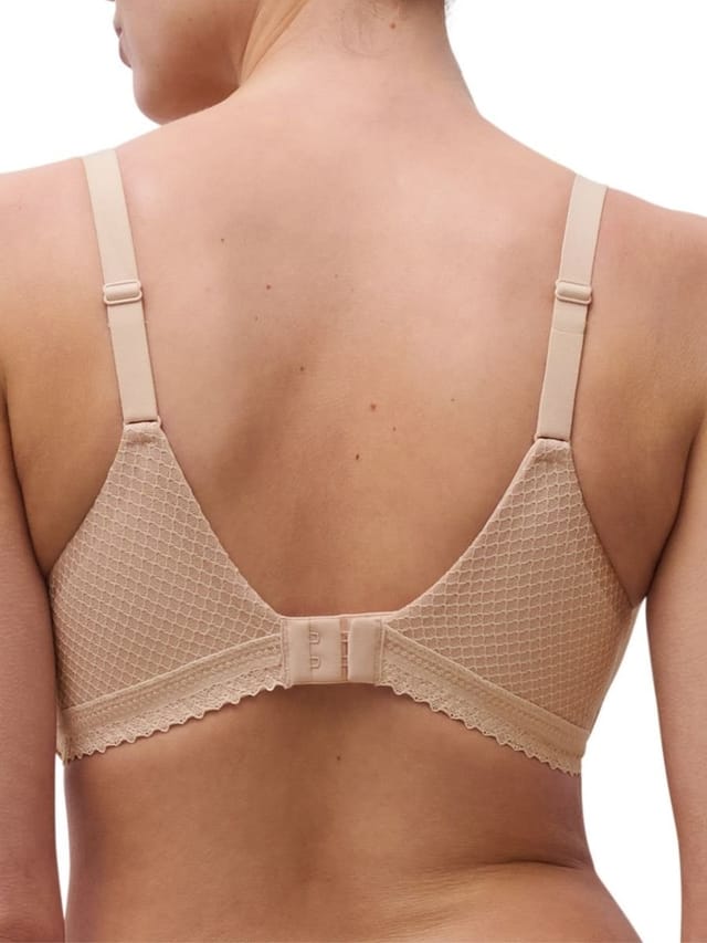 Chantelle Chantelle Women's Romance Covering T-Shirt Bra in Beige - 2