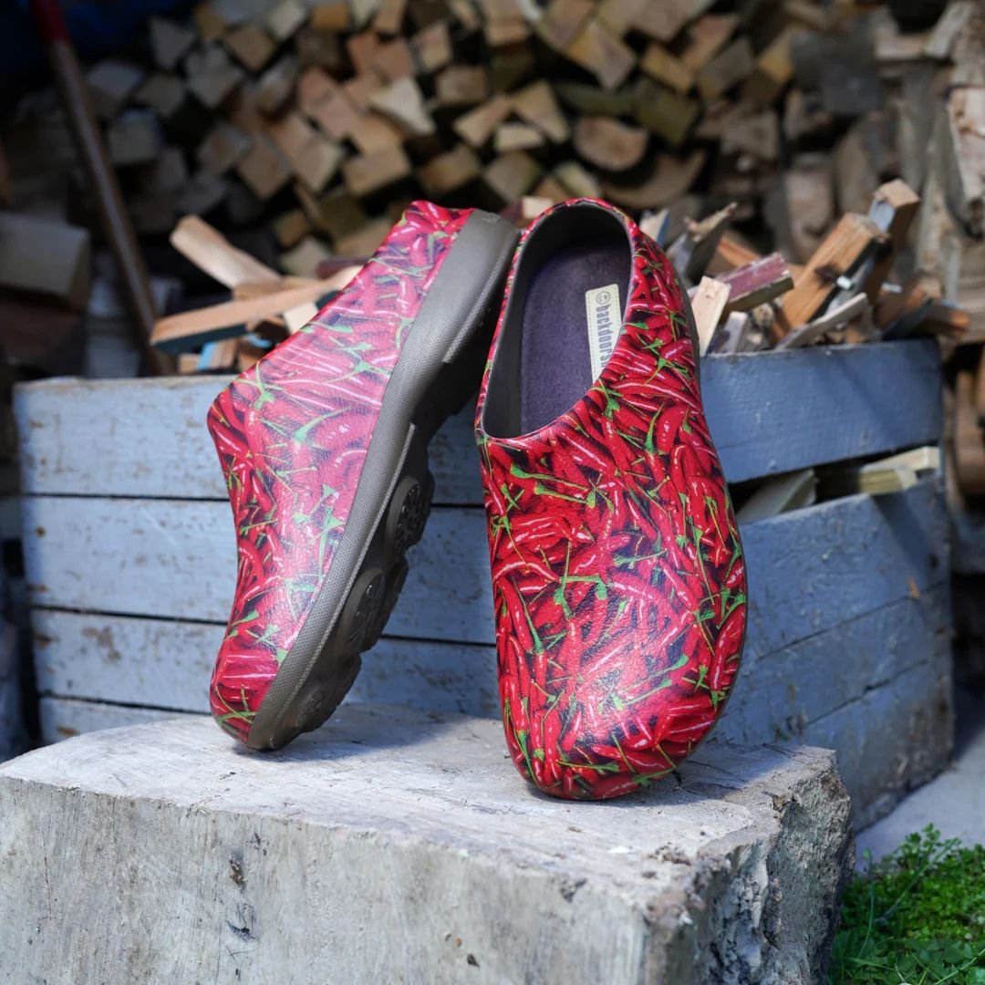 Backdoorshoes Backdoorshoes Men's Classic Garden Clogs Chilli Pepper in Red - 2