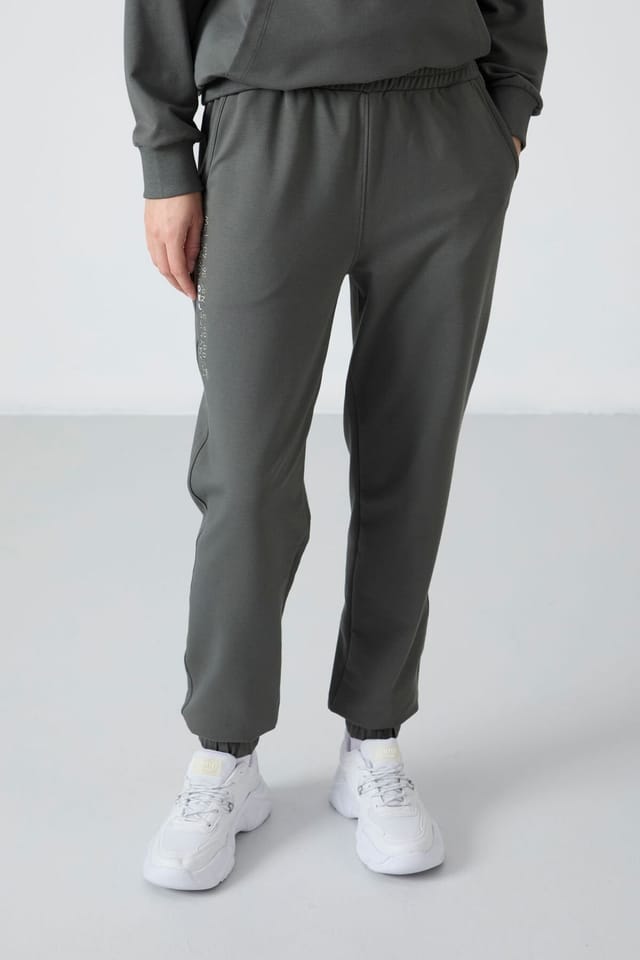 Tommy Life Tommy Life Women's Oversized Hooded Sweatshirt & Pants Set in Charcoal - 2