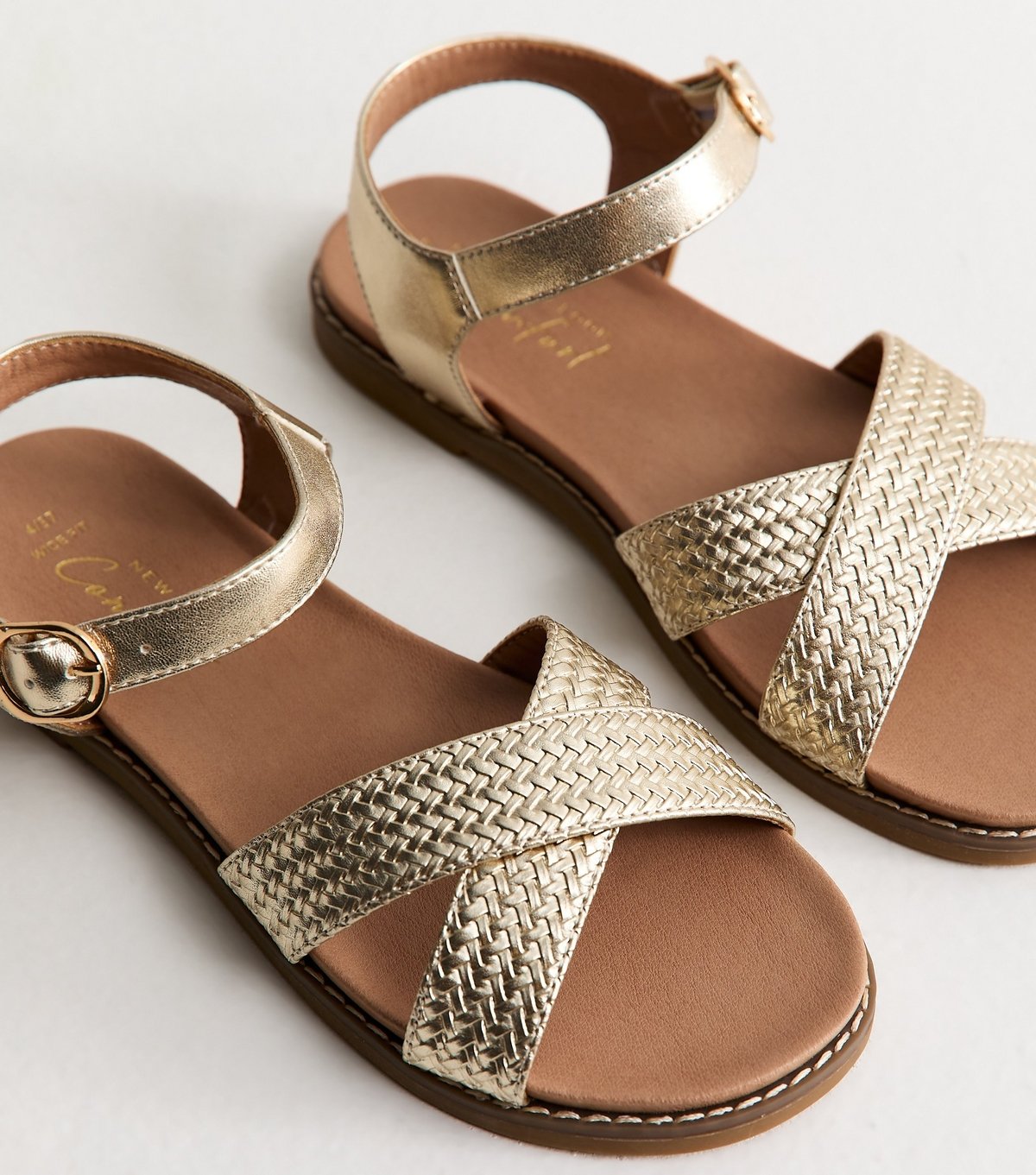 New Look Women's Wide Fit Gold Cross Over Flat Sandals Vegan New Look - 3