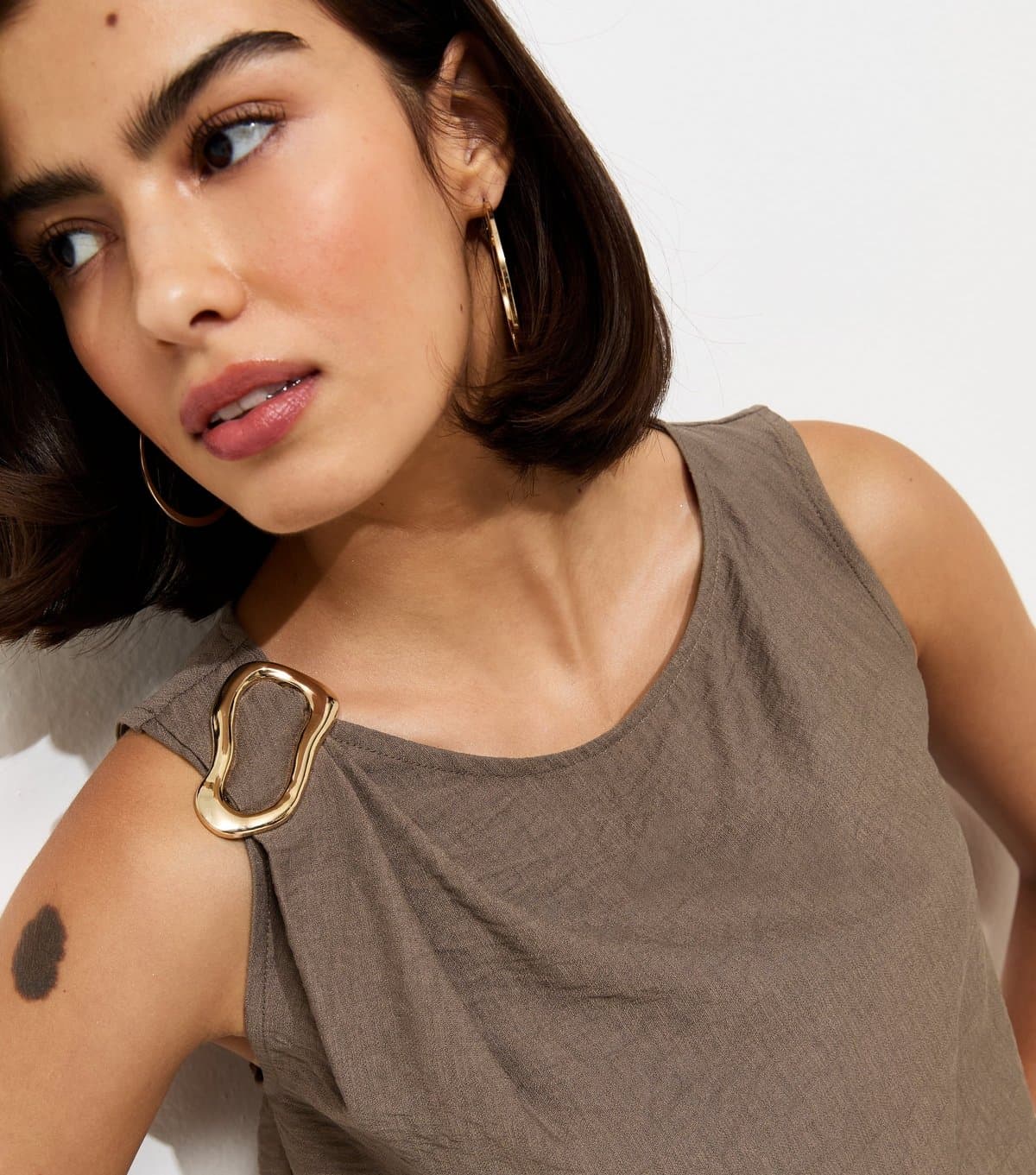 New Look Women's Mink Hardware Detail Sleeveless Top New Look