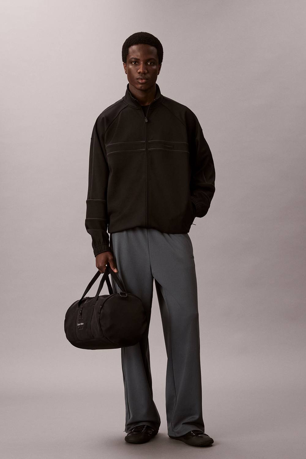 Calvin Klein Calvin Klein Men's Bold Weekender Duffle Bag Black - 2