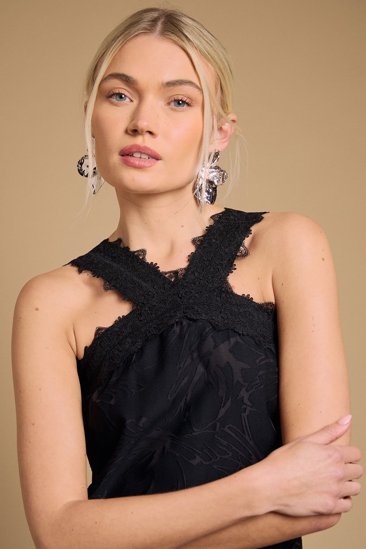 Oasis Oasis Women's Halterneck Maxi Dress in Black - 4