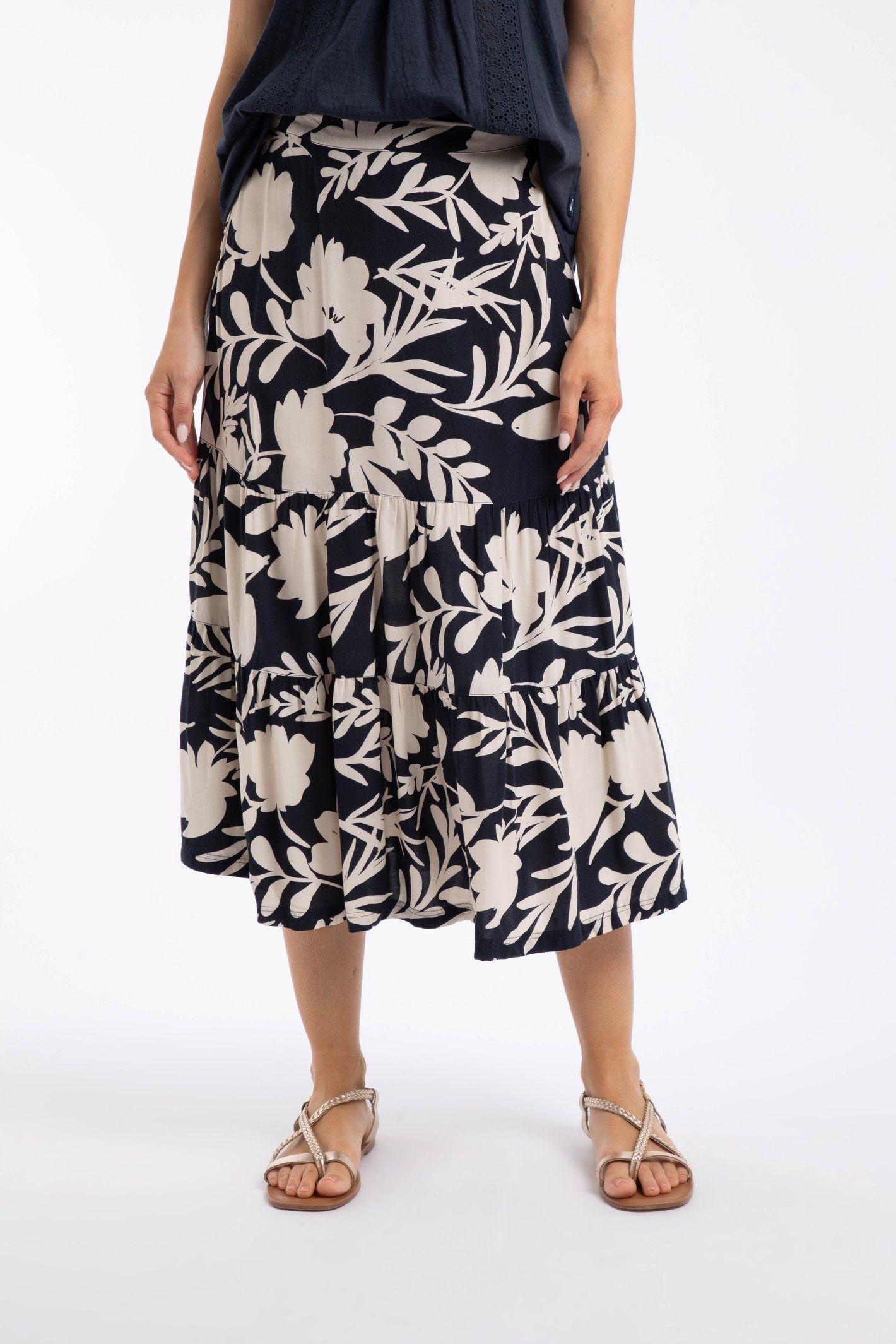 Weird Fish Weird Fish Women's Cassis Printed Tiered Skirt in Dark Blue - 4