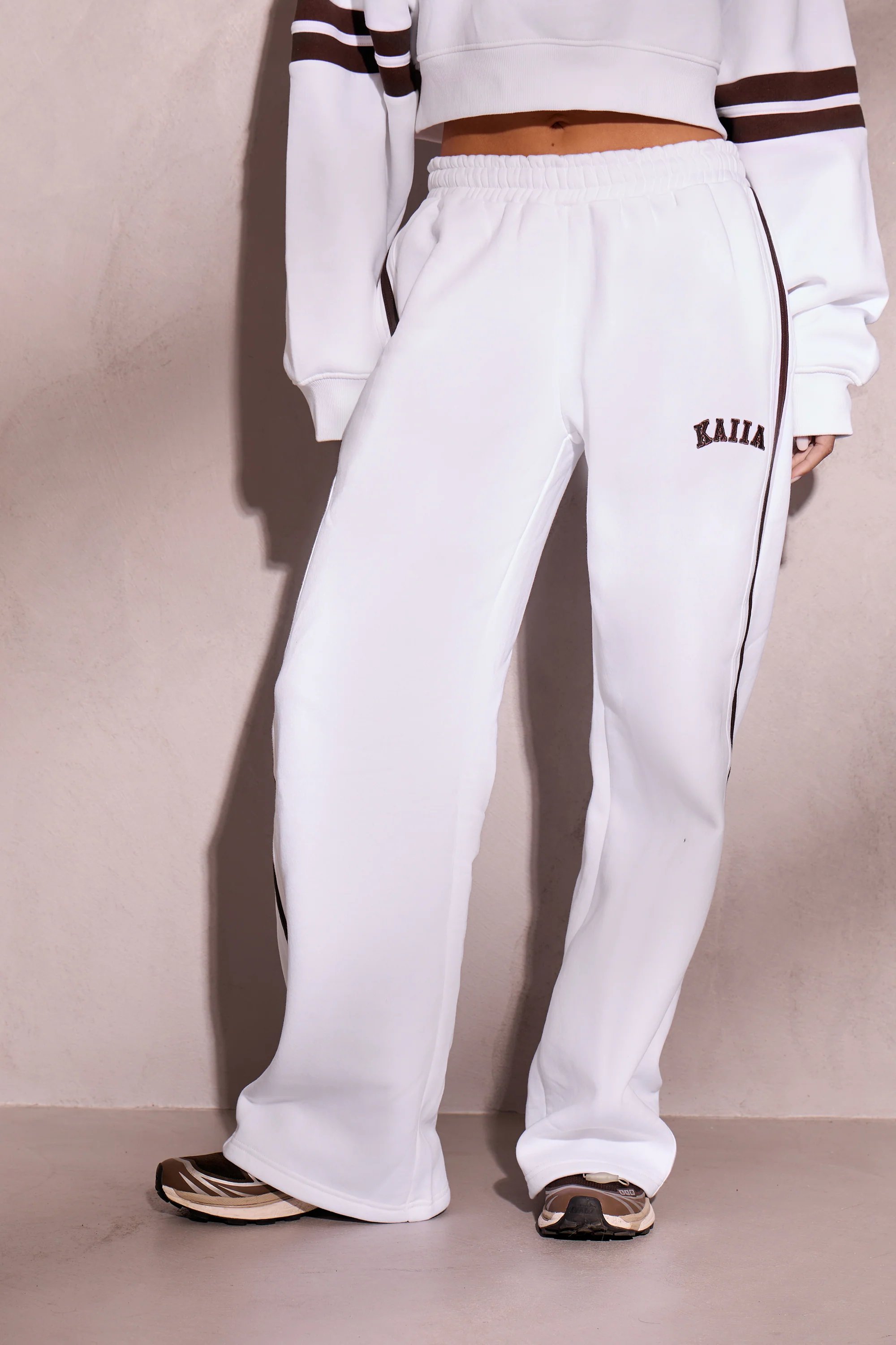 Kaiia Kaiia Side Stripe Wide Leg Joggers Off White & Brown - 3