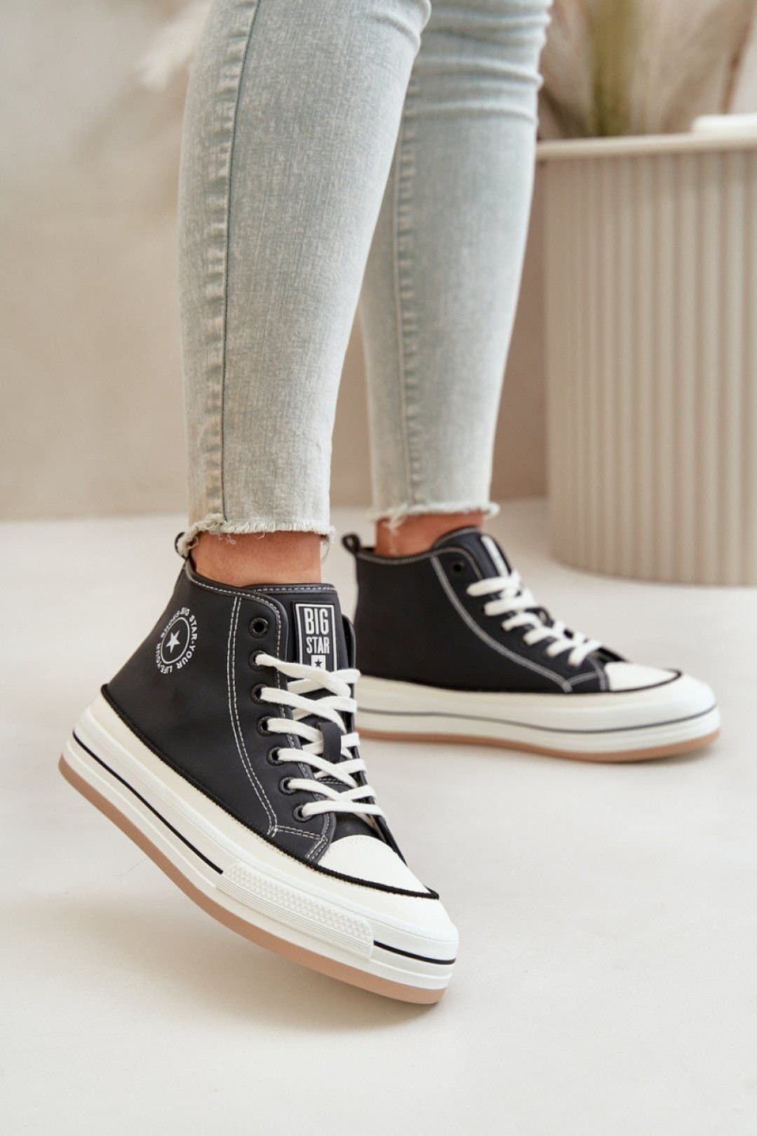 Love Lace Love Lace Women's Big Star High Comfort Autumn Winter Sneakers with Soft Insole in Black