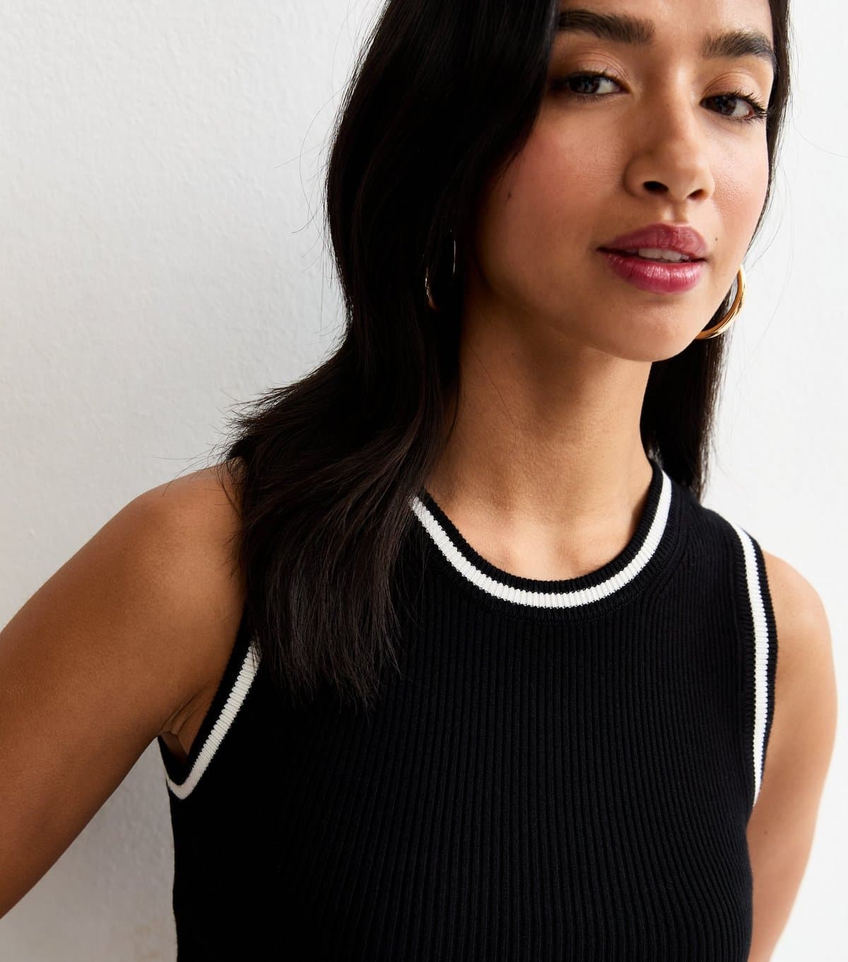 New Look Women's Petite Black Contrast Tipping Ribbed Vest New Look