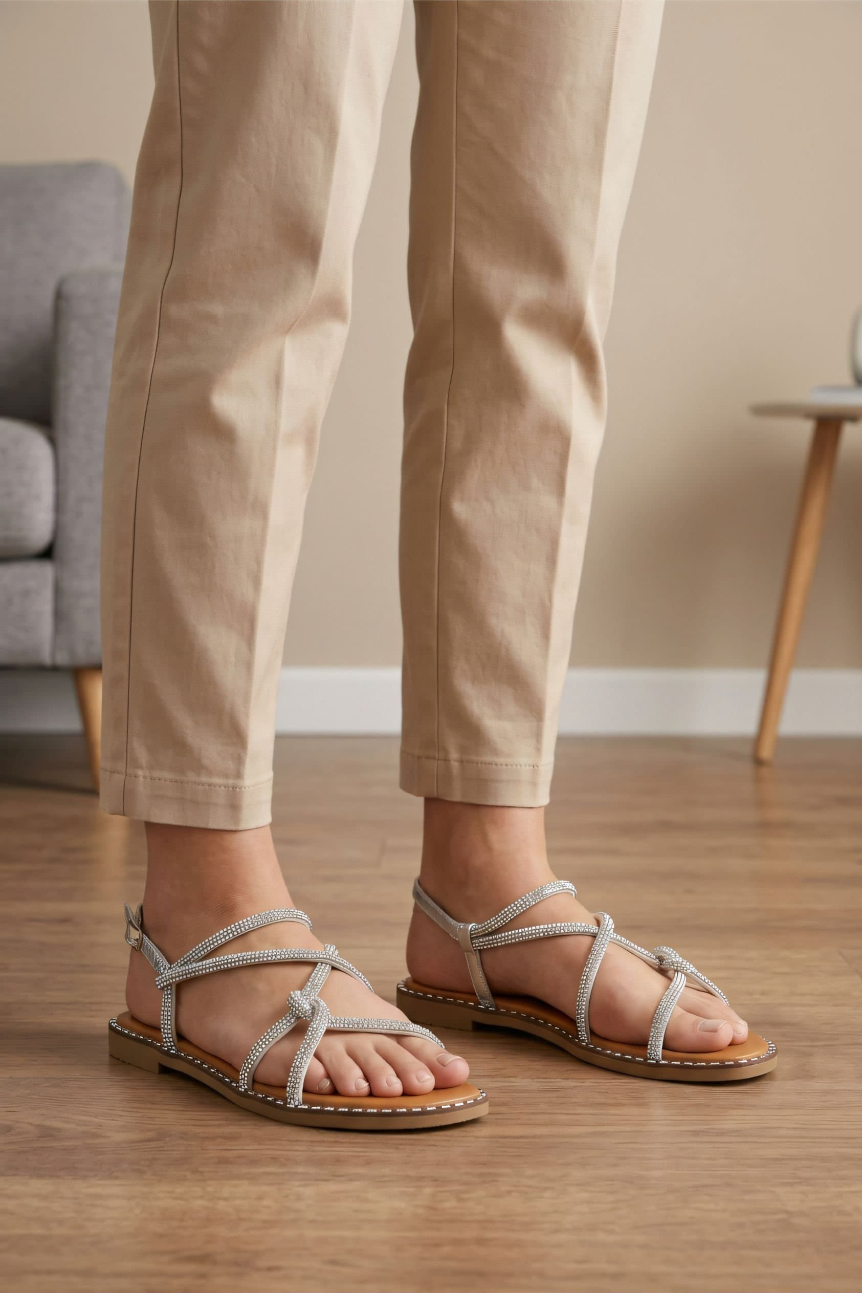Truffle Collection Truffle Collection Women's Flat Open Toe Sandals Slip On Polyurethane Summer Shoes in Silver