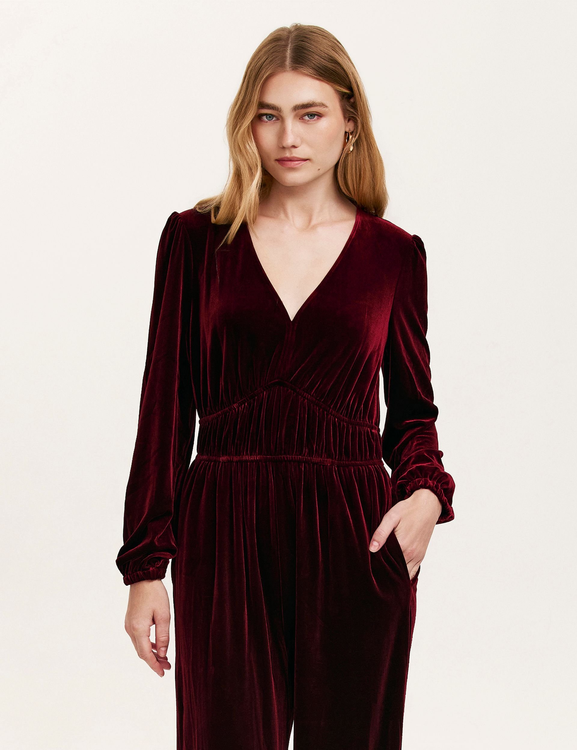 Finery London Finery London Women's Petite Anna Velvet Jersey Jumpsuit in Wine - 2