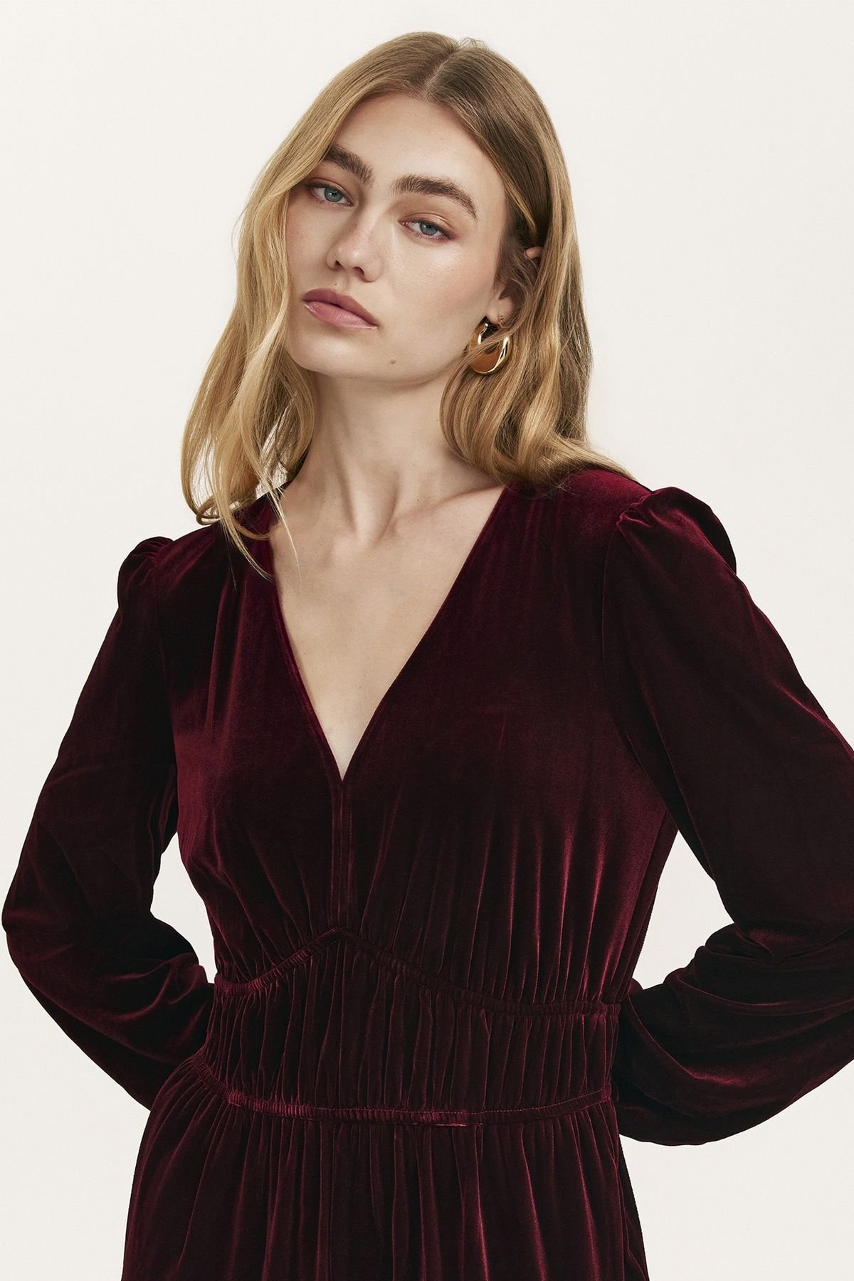 Finery London Finery London Women's Petite Anna Velvet Jersey Jumpsuit in Wine - 4