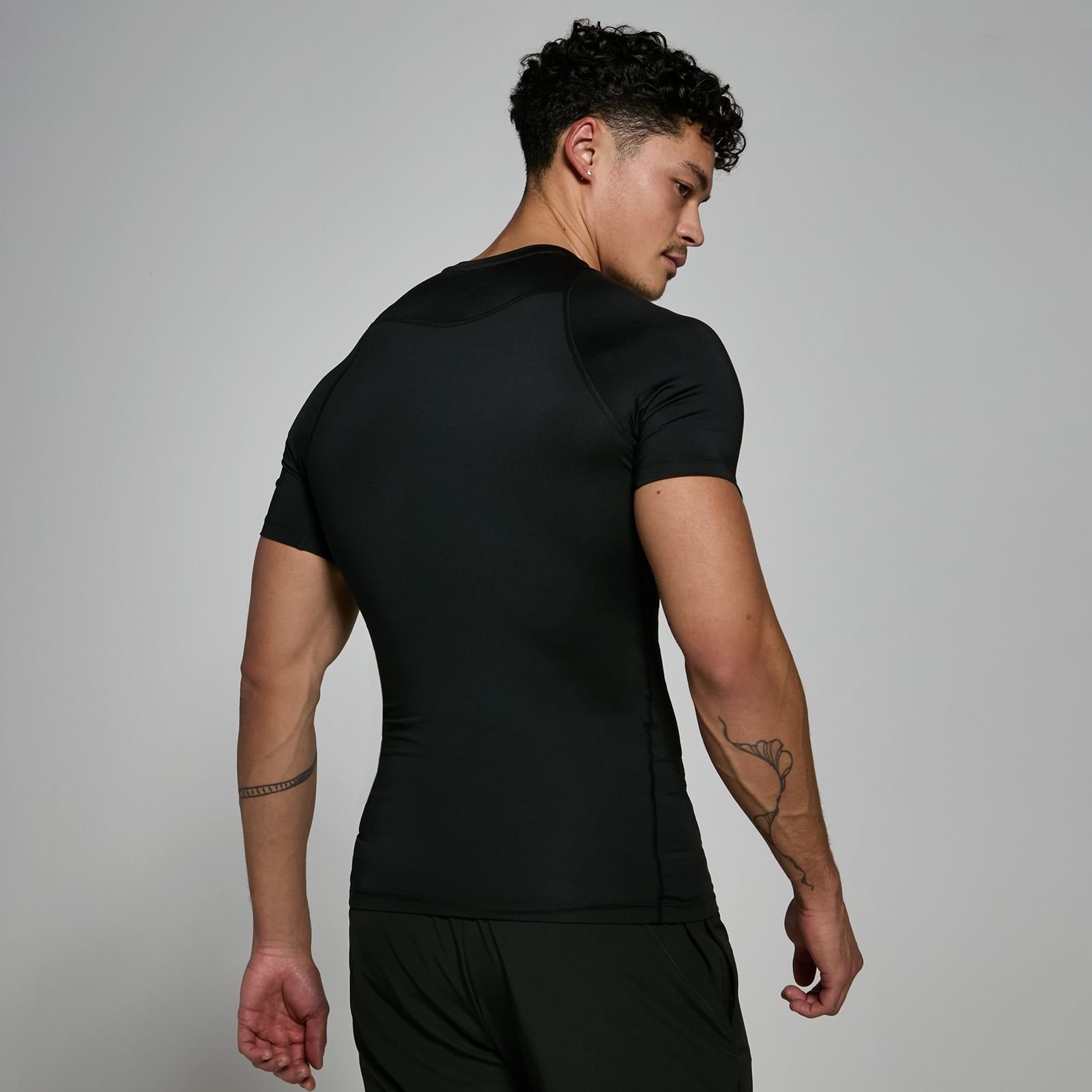 MyProtein Myprotein Men's Training Short Sleeve Baselayer in Black - 2
