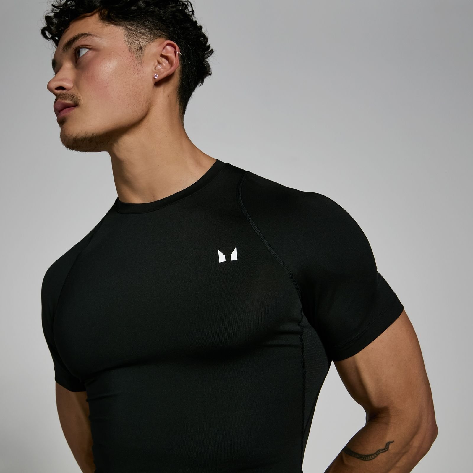 MyProtein Myprotein Men's Training Short Sleeve Baselayer in Black - 4