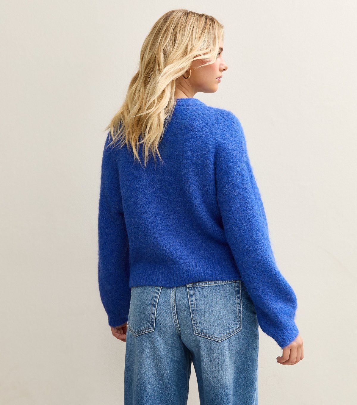 Sunshine Soul Women's Mid Blue Crew Neck Cropped Jumper Sunshine Soul New Look - 4