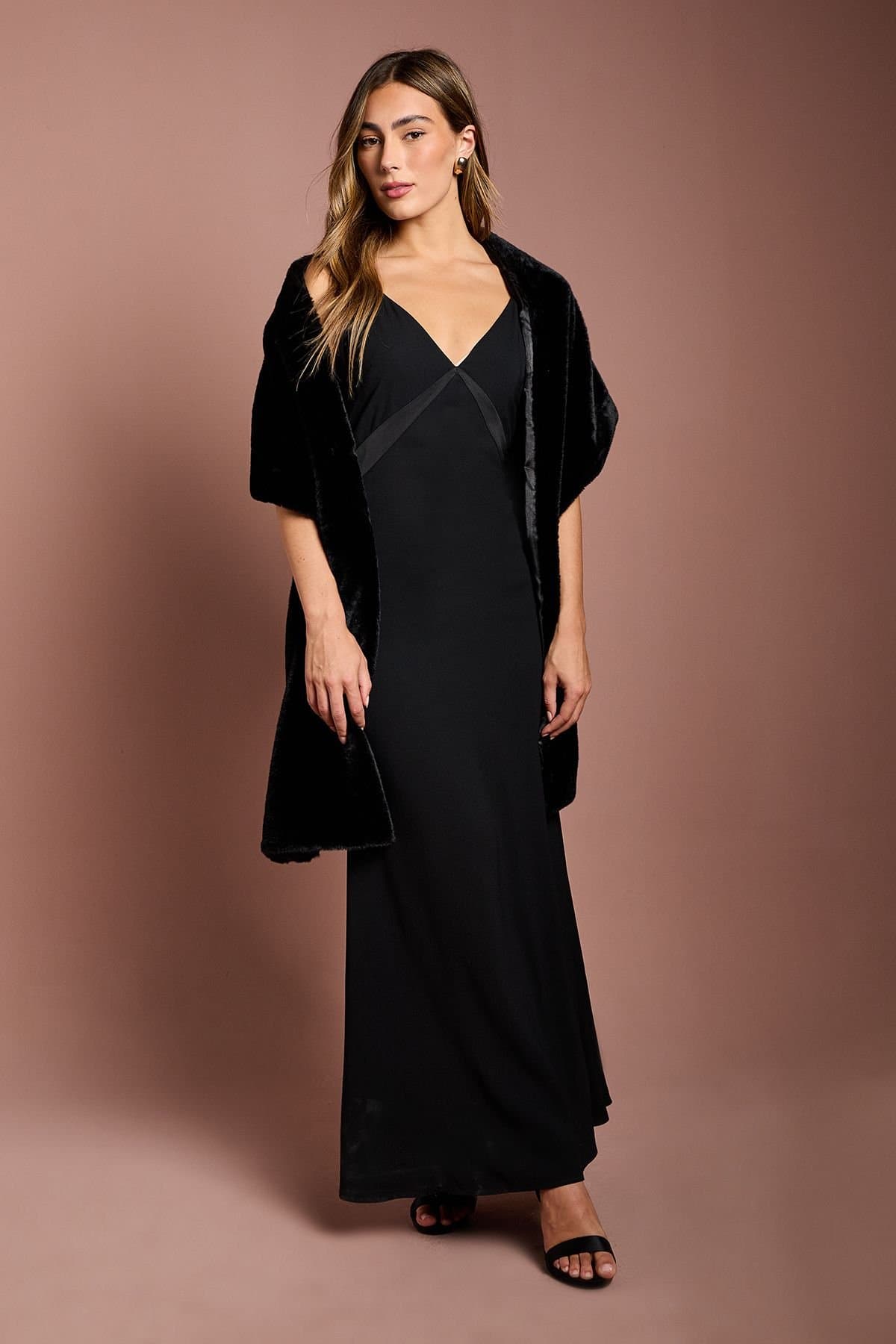 Coast Coast Women's Black Faux Fur Wrap Shawl