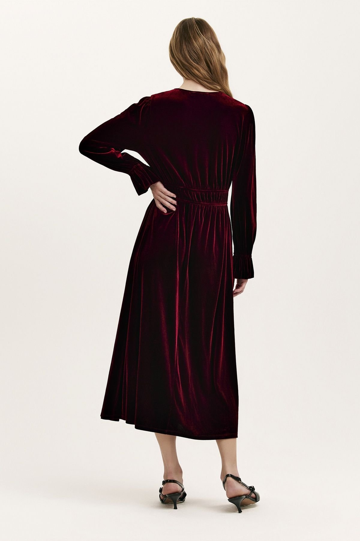 Finery London Finery London Women's Petite Laila Velvet Midi Waisted Dress in Wine - 3