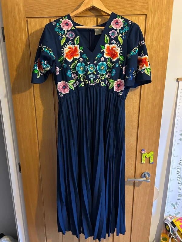 ASOS ASOS size 12 embroidered midi dress