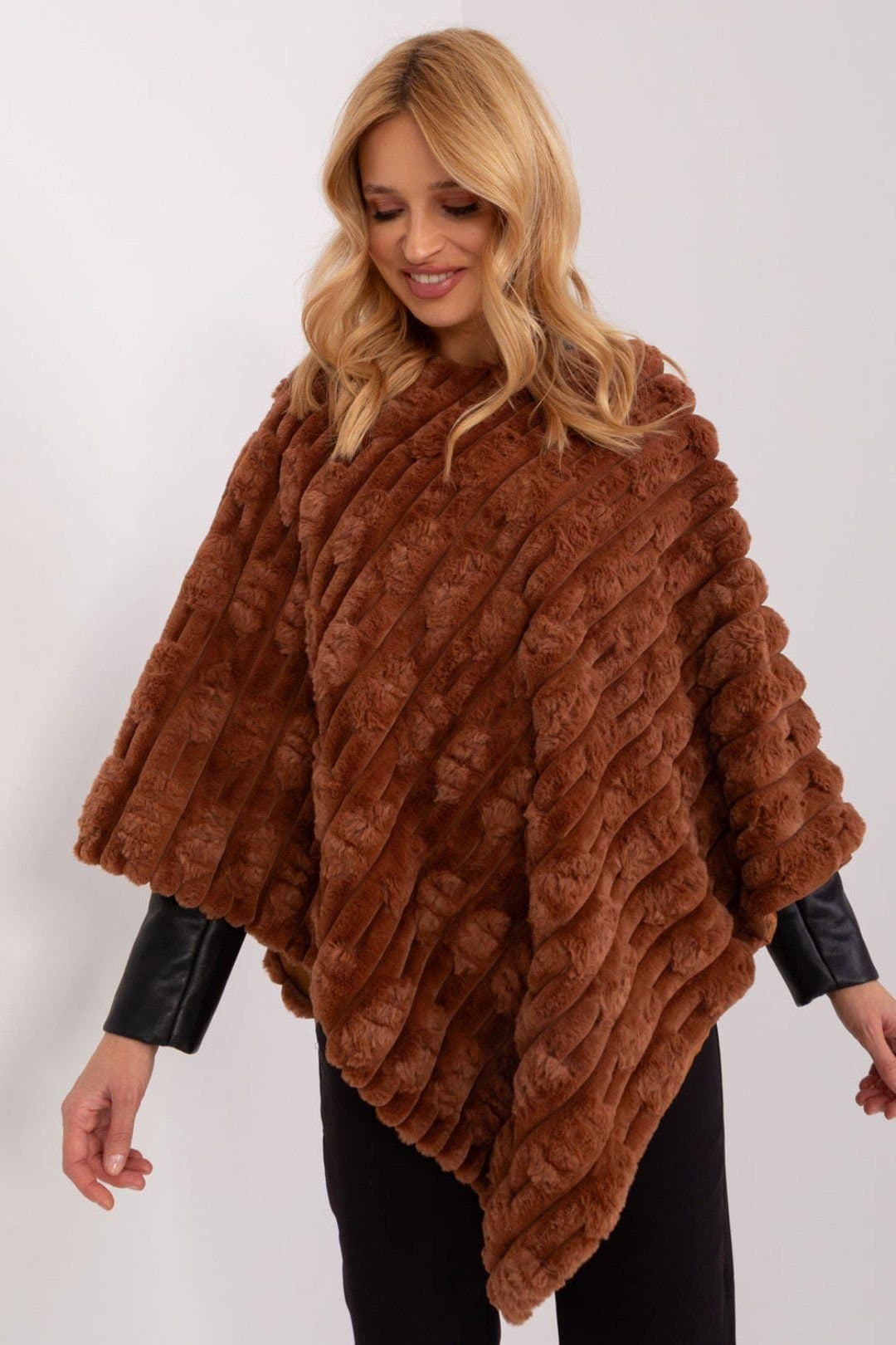 Love Lace Love Lace Women's Textured Polyester Everyday Round Neck Poncho in Brown