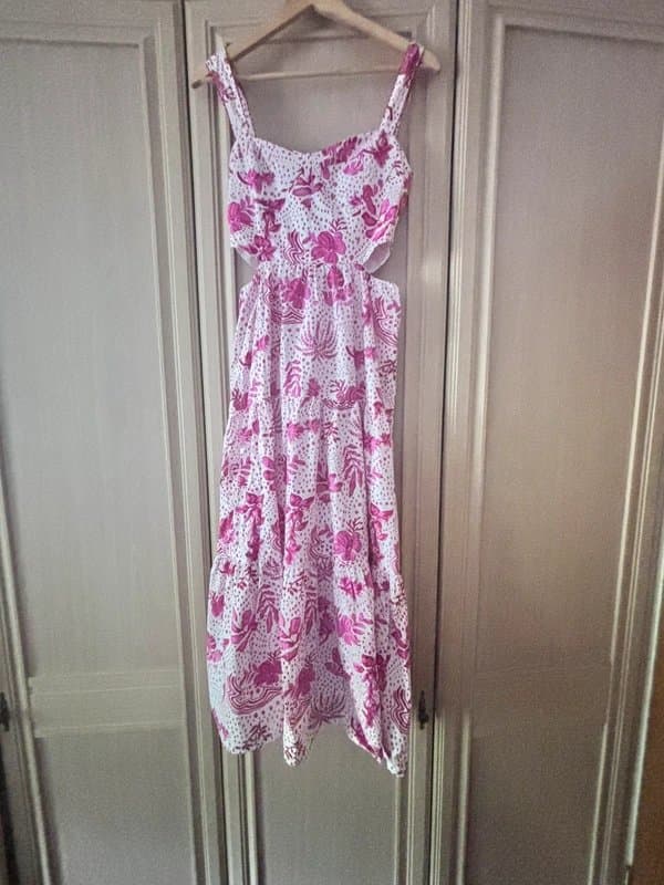 Zara Zara pink and white NWOT size XS tropical floral cut out dress