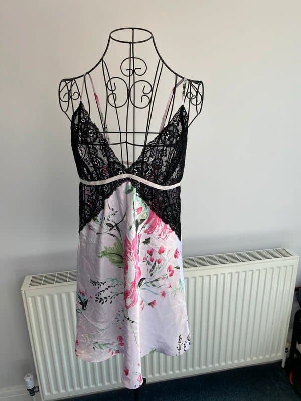 Secret Treasures Y2K Lace Satin Slip Dress Pink Floral Cut Out Back Coquette Lingerie Style XL approx 16