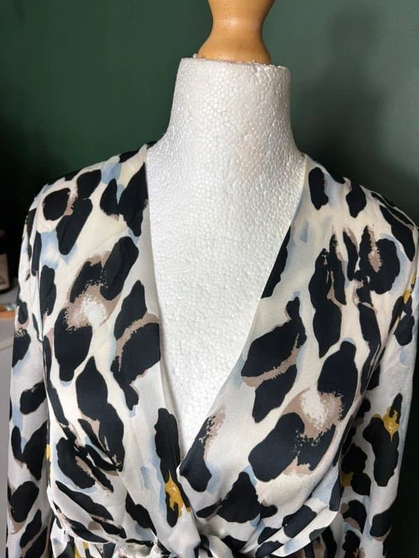 I Saw it First I Saw It First Animal Print Wrap Mini Dress – UK 10 H07