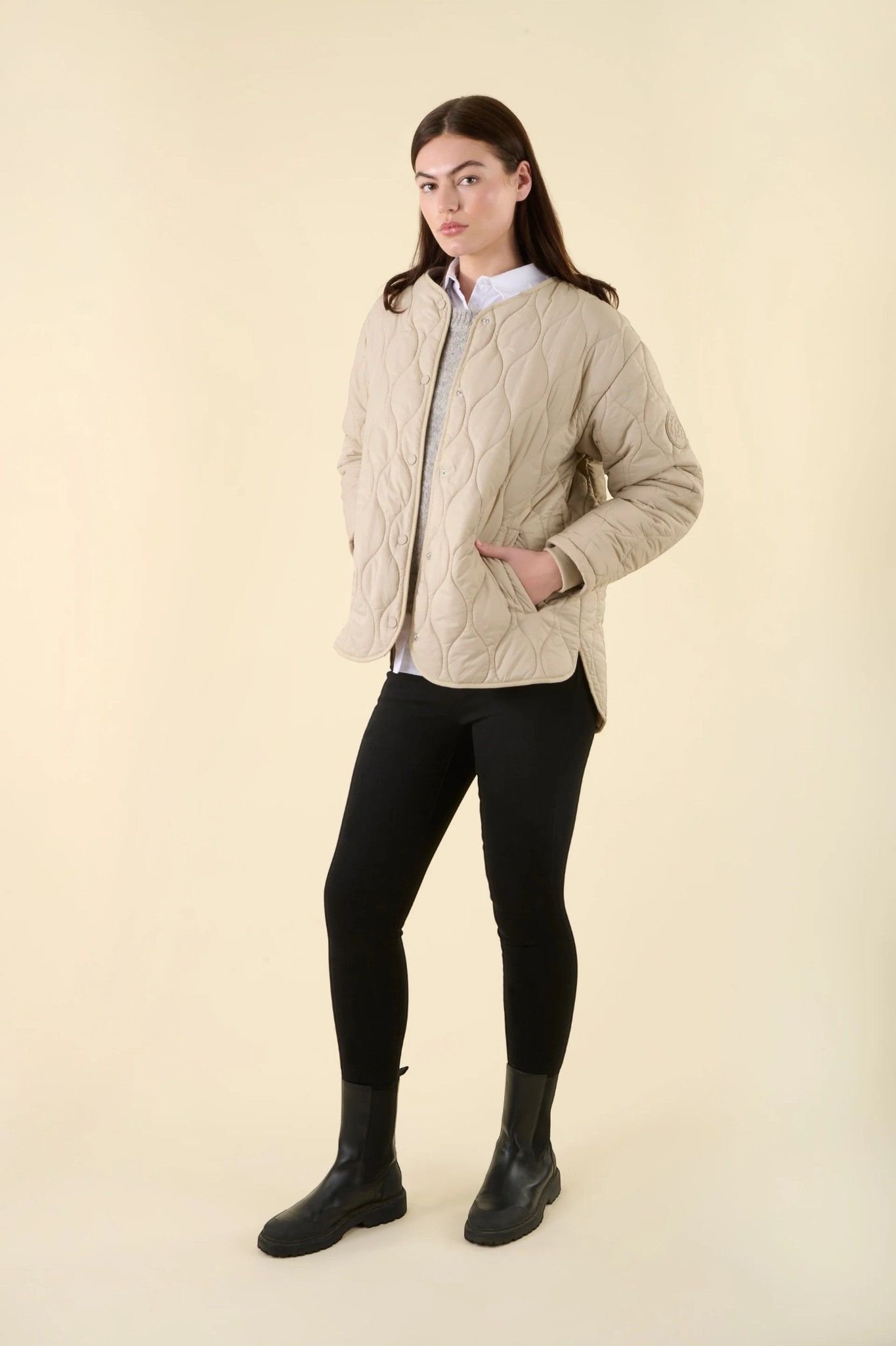 D2C D2C Women's Ursula Quilted Jacket in Cream - 2