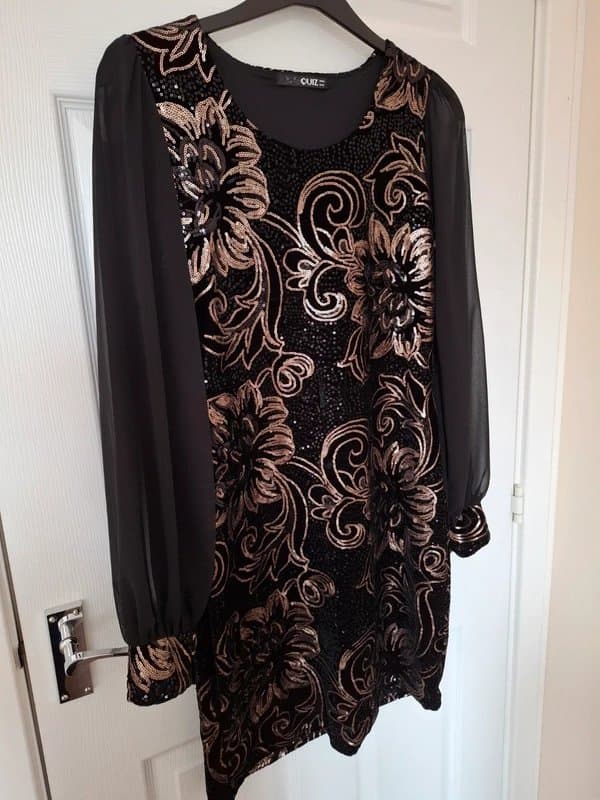 Quiz Stunning Quiz Gold & Black Sequin Long Sleeve Dress Size 14