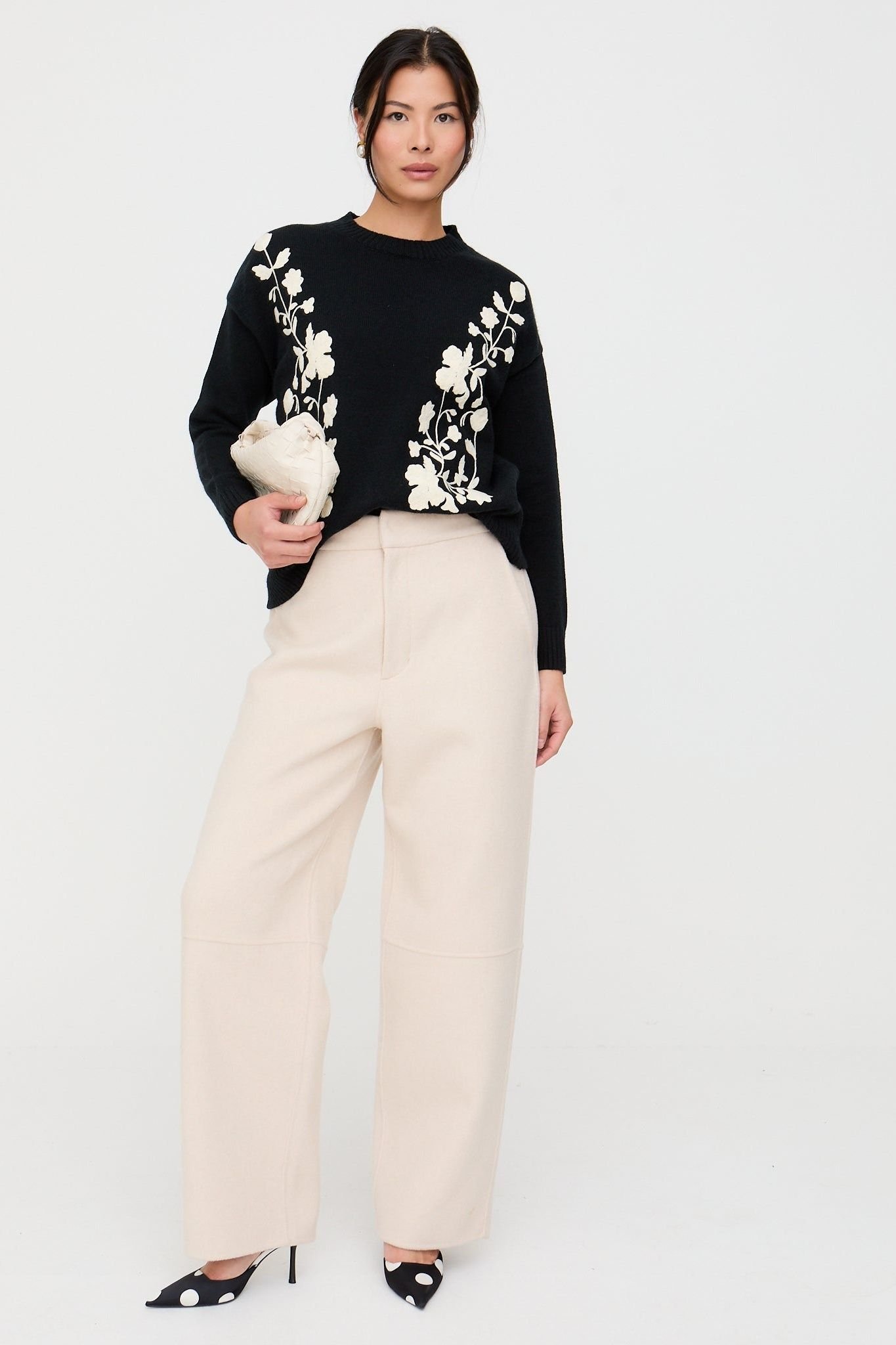 Lily and Lionel Lily and Lionel Women's Clara Oversized Floral Print Jumper In Black - 3