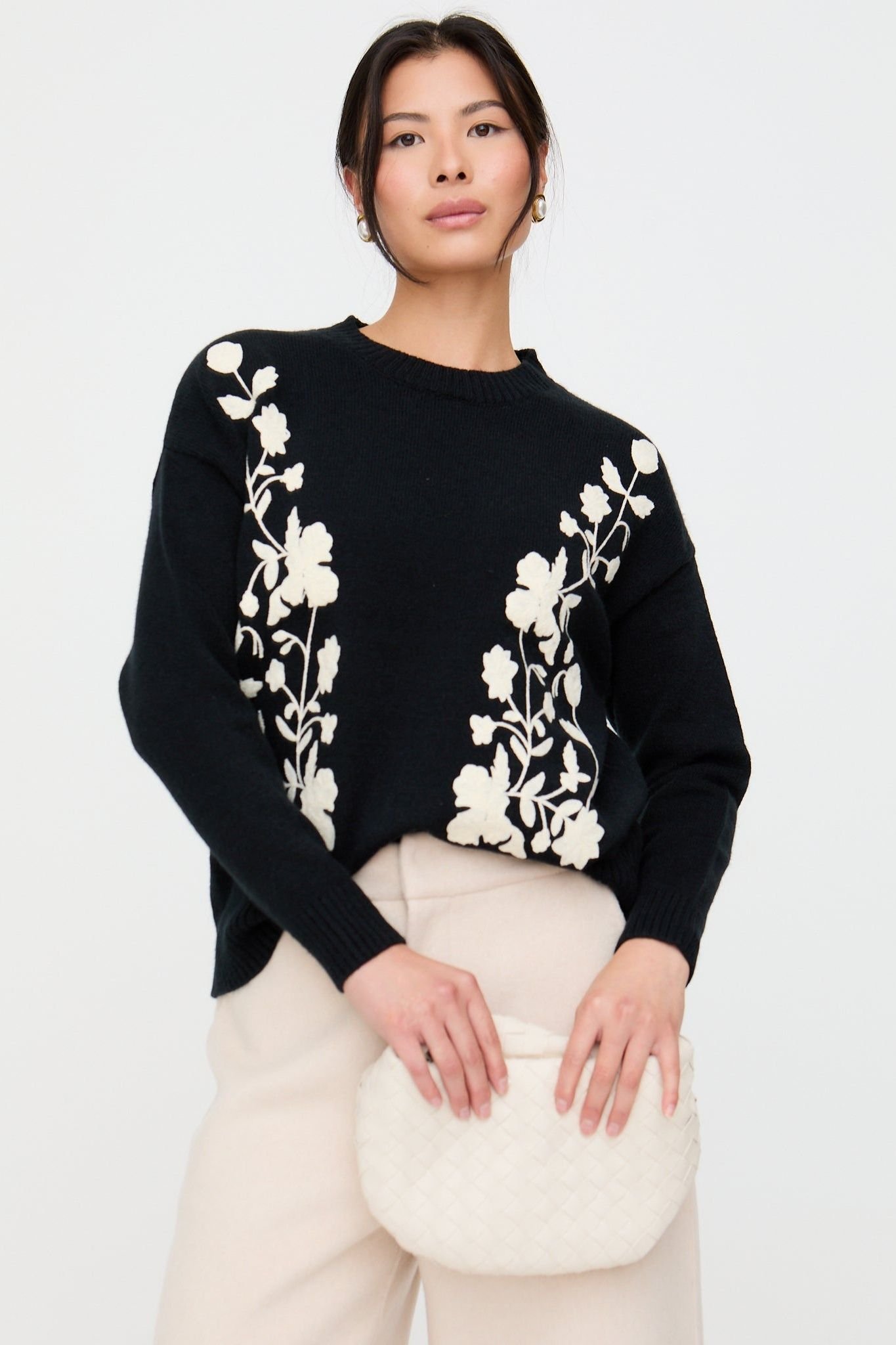 Lily and Lionel Lily and Lionel Women's Clara Oversized Floral Print Jumper In Black - 4