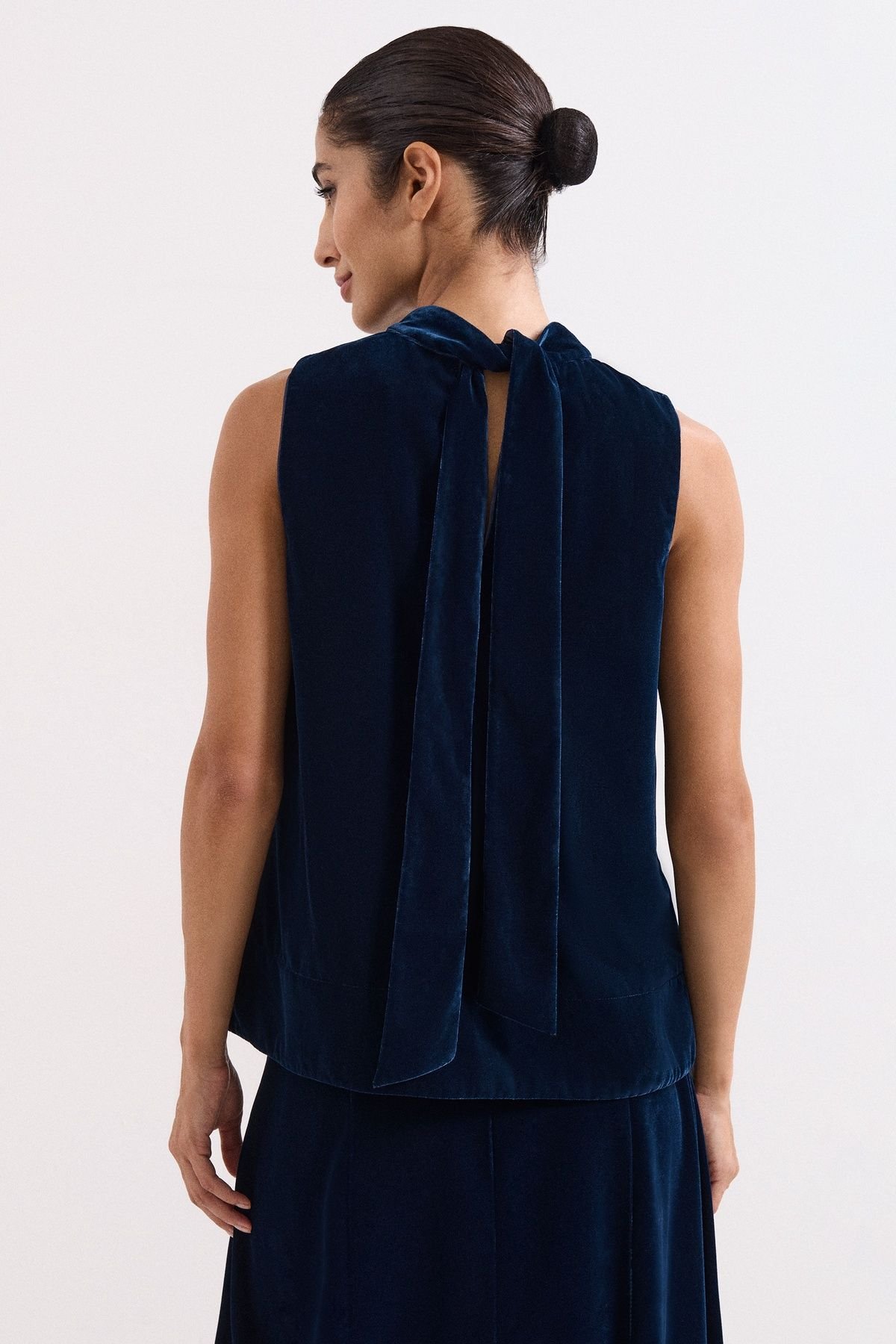 Phase Eight Phase Eight Women's Eilish Velvet Top in Dark Navy - 4