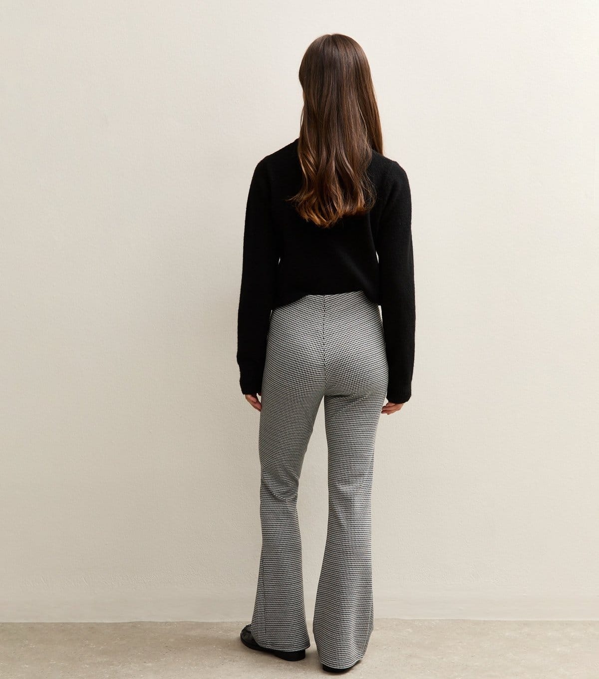 New Look Women's Petite Black Dogtooth Check Flared Trousers New Look - 4