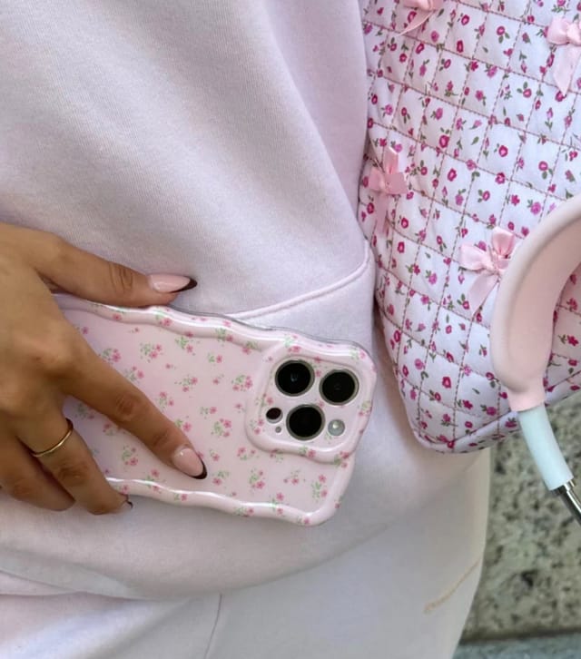 Coconut Lane Light Pink Ditsy Floral Wavy Phone Case Coconut Lane New Look - 3