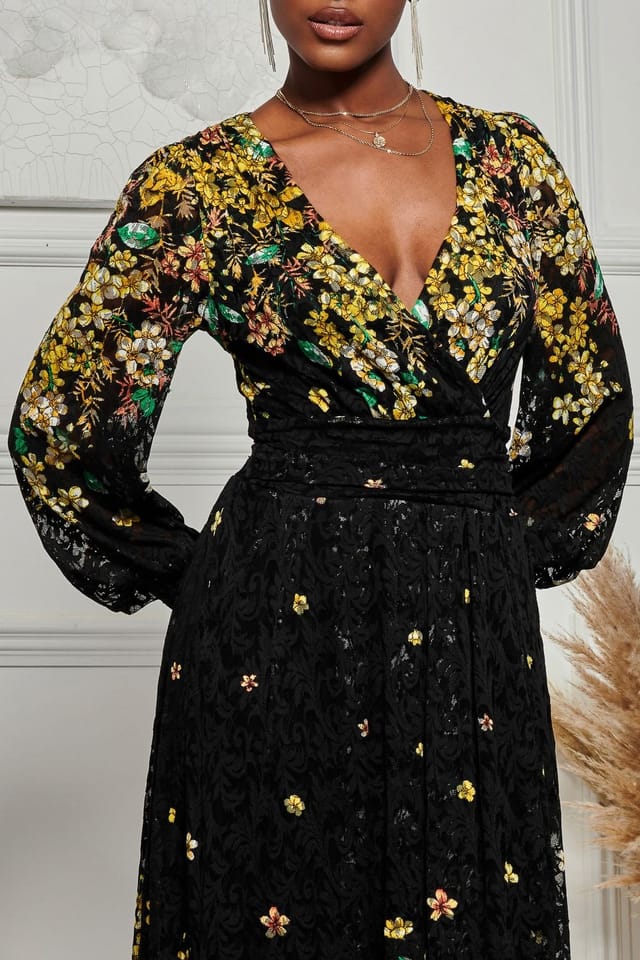 Jolie Moi Jolie Moi Women's Amica Symmetrical Print Lace Maxi Dress in Black - 3