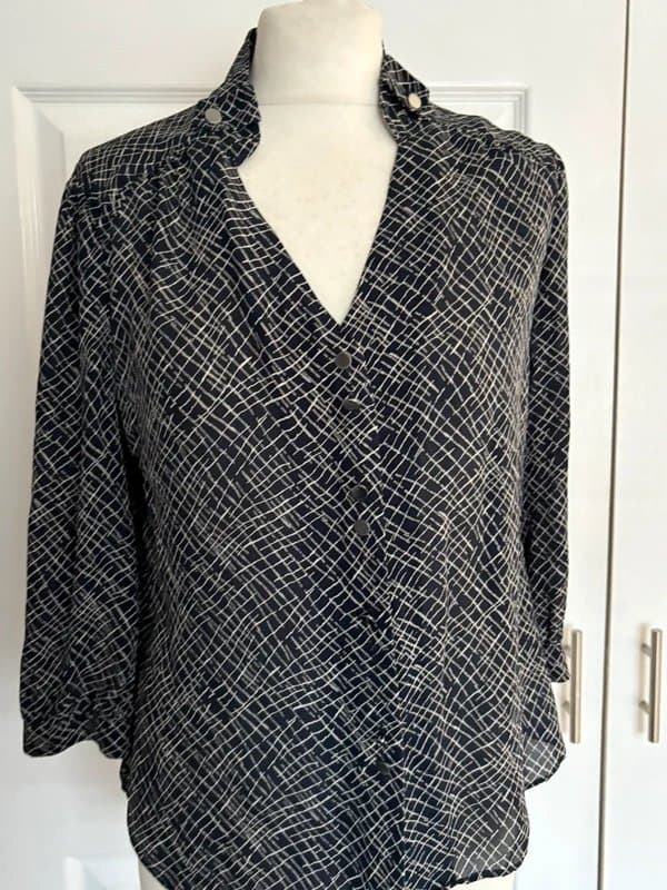 Jaeger Vintage Jaeger 100% Silk Blouse UK14 Fits UK8/10 Statement Piece