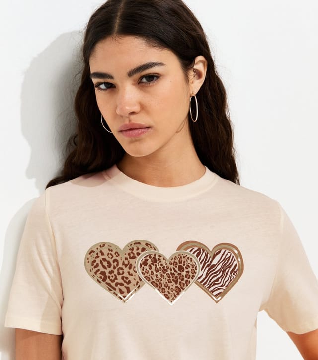 New Look Women's Off White Cotton Metallic Animal Heart Print T-Shirt New Look - 3