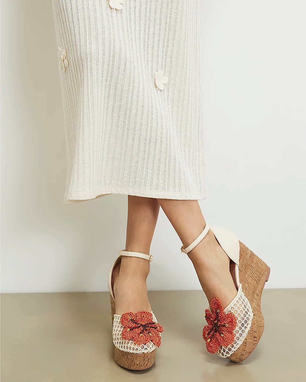 River Island River Island Womens Cream Closed Toe Flower Wedges